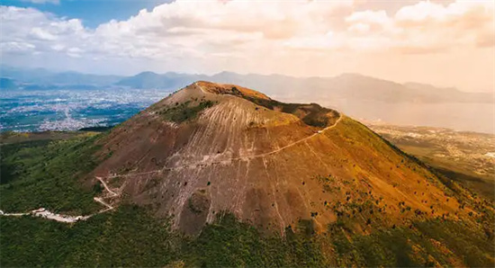 菲律賓圖博火山(火山詳情)