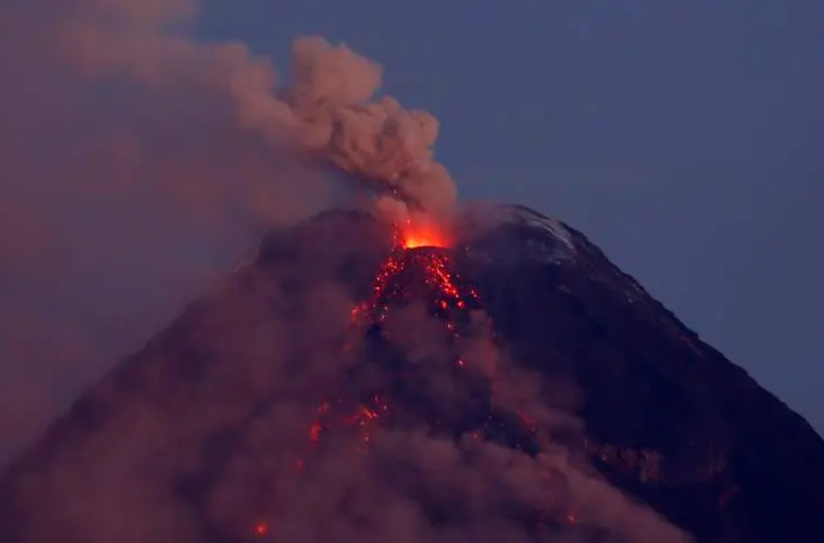 菲律賓馬榮火山